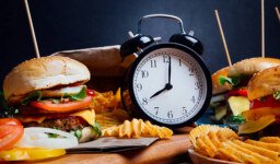 Late Night Fast Food Guide: Healthy Options & Sleep Tips